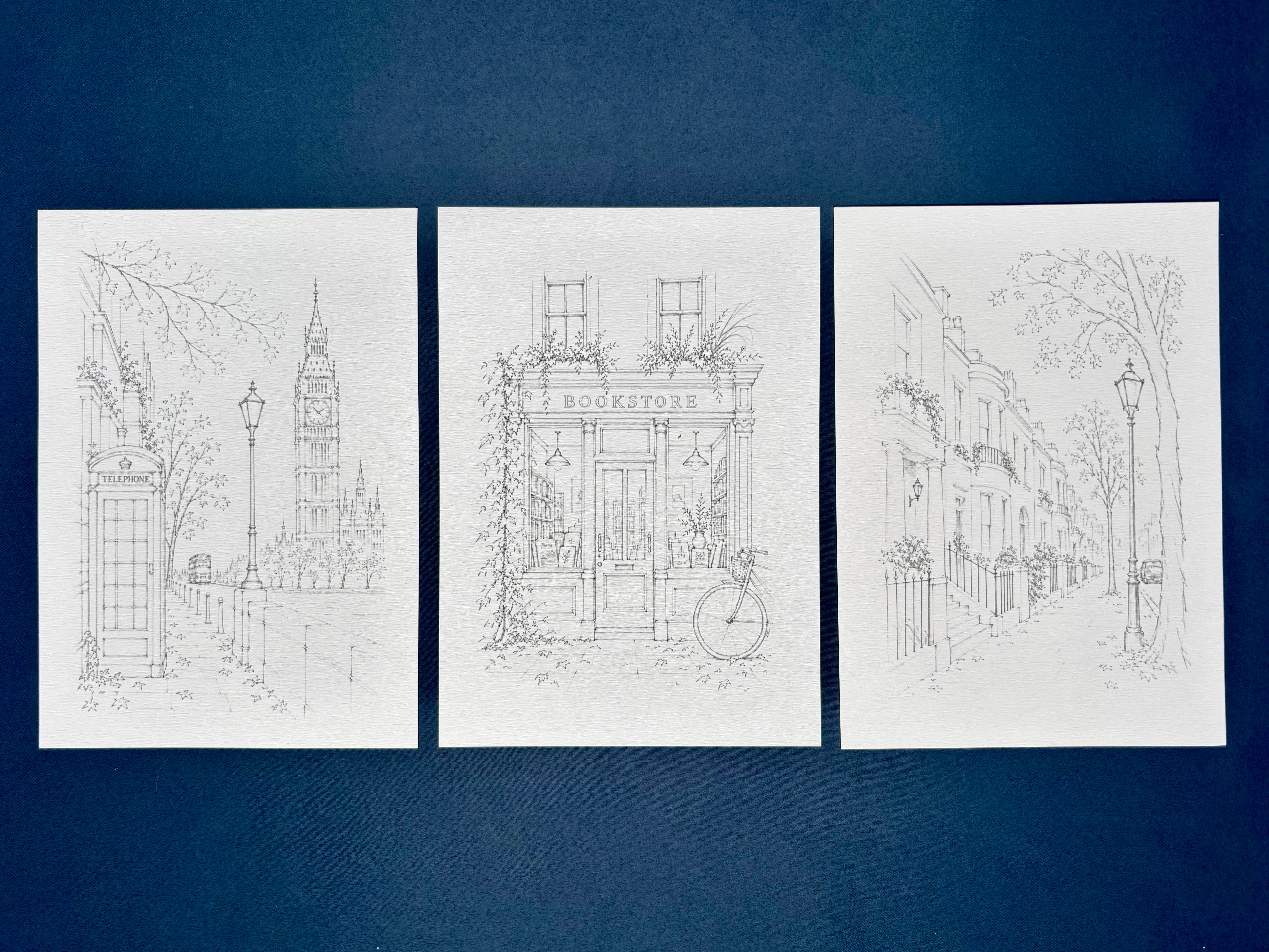 Les trois affiches prétracées de Londres, livrées non peintes.